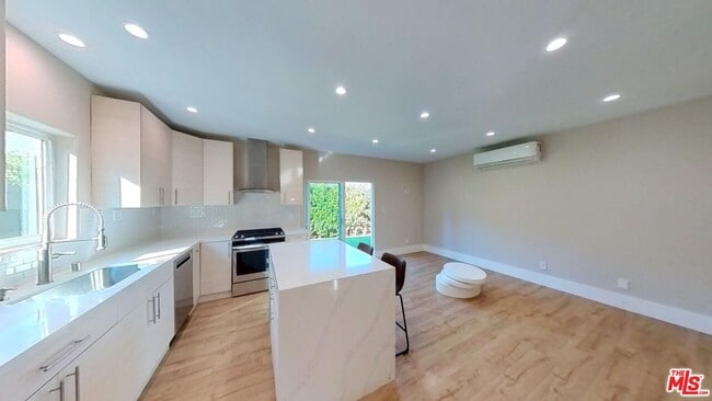 Photo - 6440 Yarmouth Ave