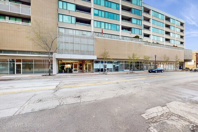 Building Photo - 900 Chicago Ave Unit 605 Rental