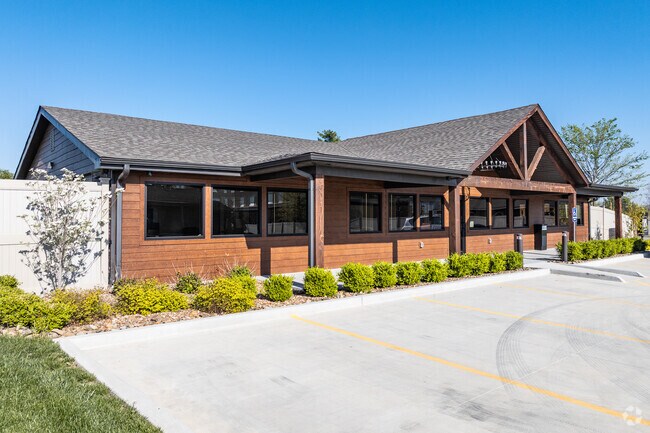 Leasing Office - Maplewood Place