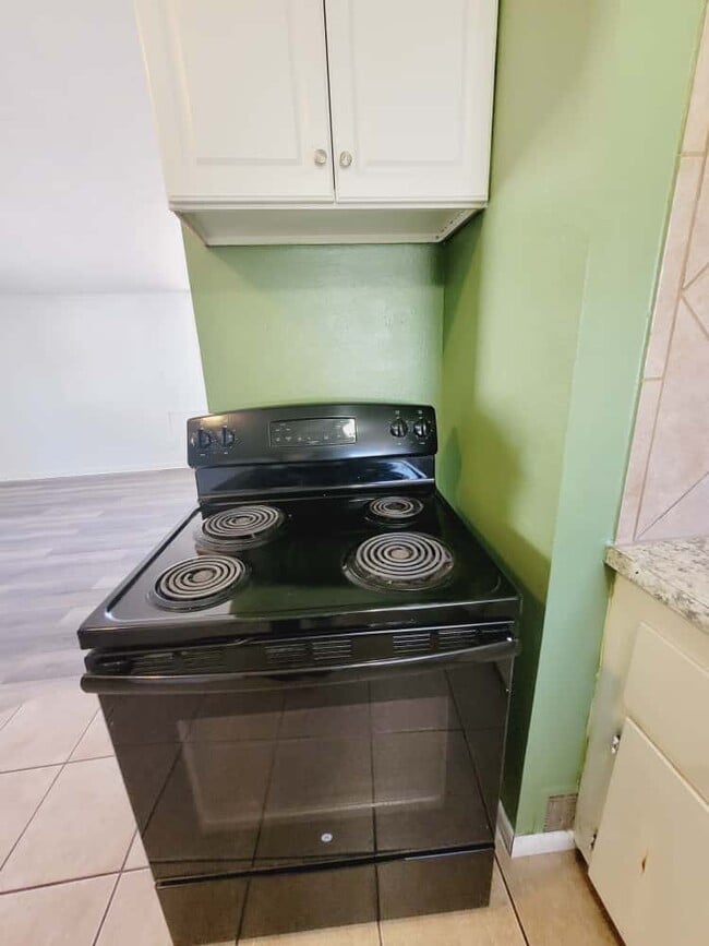 Photo - 412 West Ave