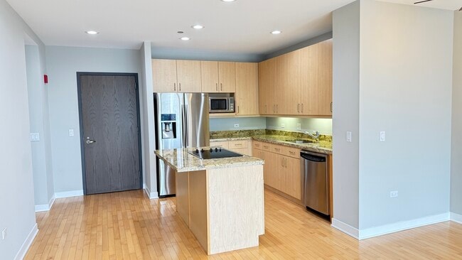 Photo - 737 W Washington Blvd Unit 1904