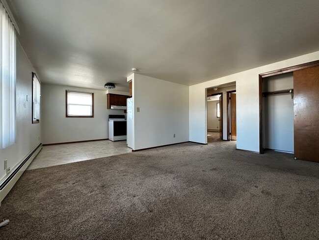 Building Photo - 1241 Apache Ave Unit Apt. 7