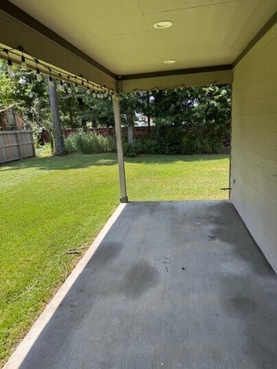 Photo - 611 Foxmeadow Ln