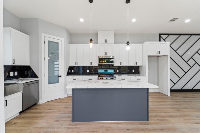 Photo - 6631 Foster St