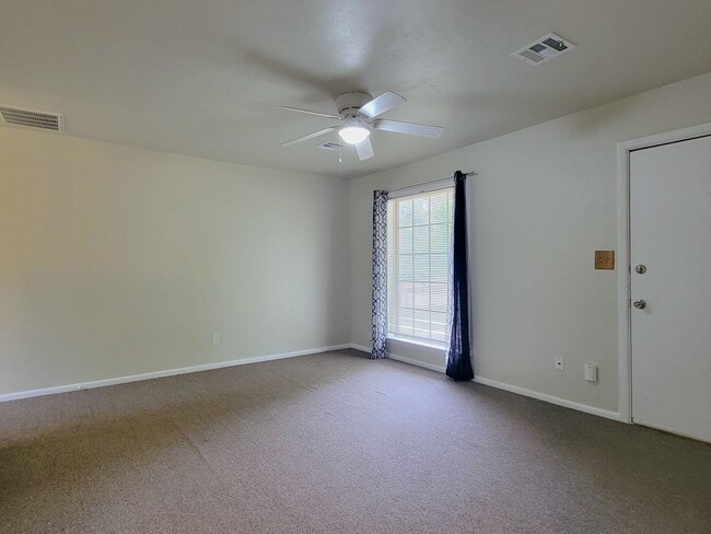 Photo - 608 N Poplar Ln