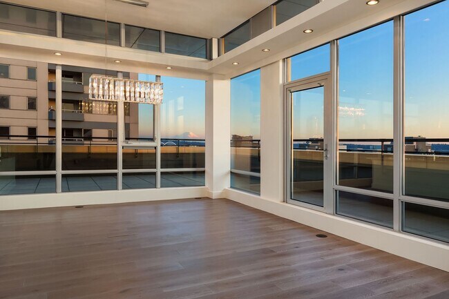 Photo - Gallery Penthouse Condo ~ Belltown Unidad 1303