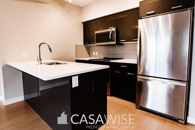 Photo - 10410-1102 102 Ave NW