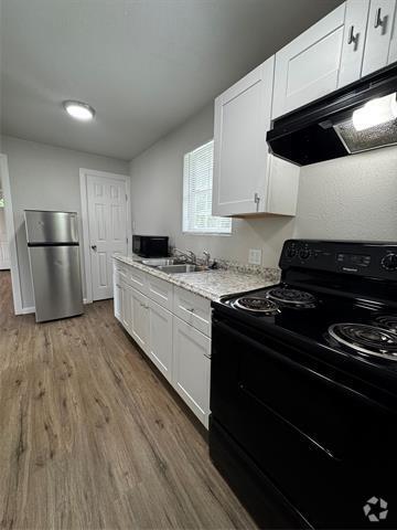 Building Photo - 1314 Denver Ave Rental