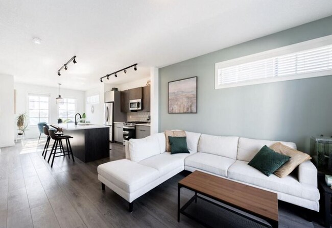 Photo - Modern Living in the Heart of Walden (L968)