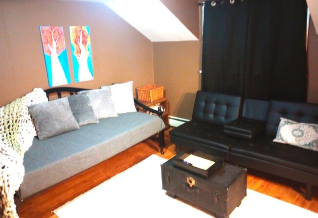 Building Photo - 400 E Lead St