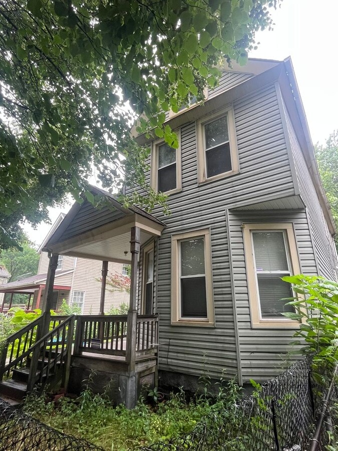 Section 8 Accepted! Spacious Newly Renovat... - Section 8 Accepted! Spacious Newly Renovat... House