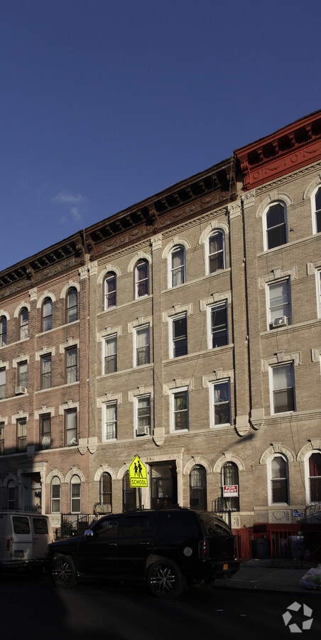 Primary Photo - 95 Kingston Ave Apartments