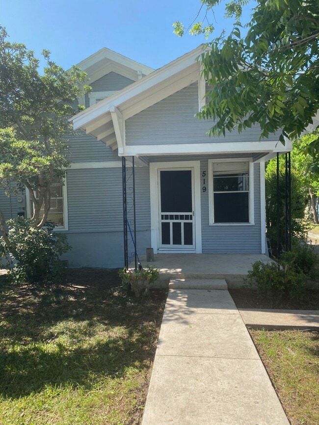 Photo - 519 E Pine St