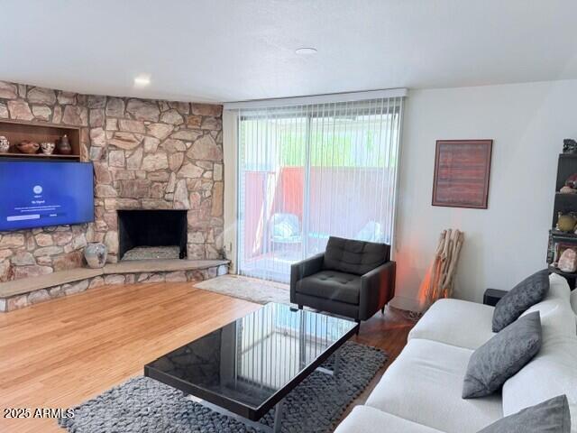 Photo - 6943 E 3rd St