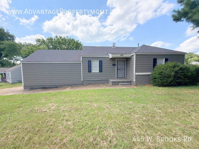 Photo - 445 W Brooks Rd
