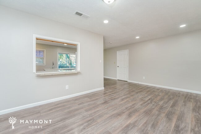 Photo - 2979 Tiller Trail SW