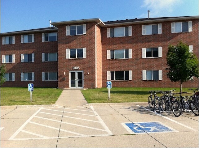 Photo - Campus Court Apartments