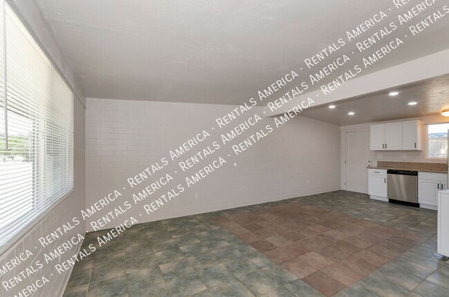 Photo - 3054 N Sparkman Blvd