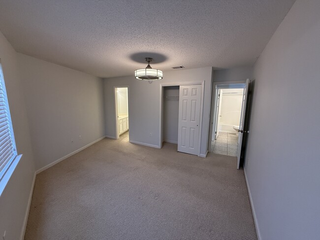 Photo - 285 Payne St