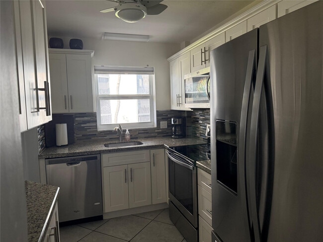 Photo - 1161 Hillsboro Mile Unit 305