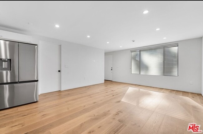 Photo - 8261-8264 4th St