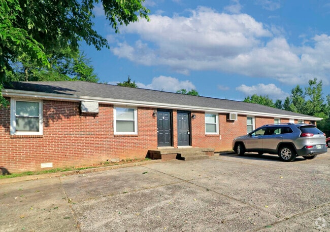 Building Photo - 1432 McCan Dr Rental
