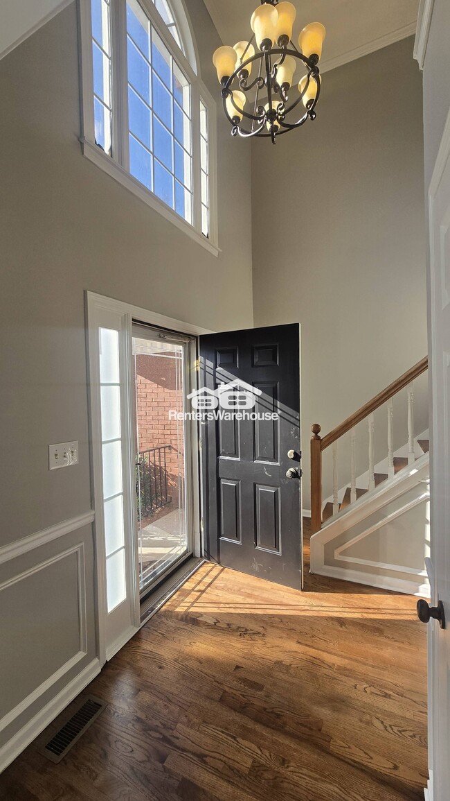 Photo - 852 Rockfount Way