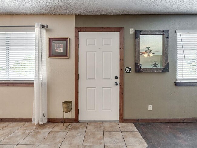 Photo - 935 Pendergraft Way