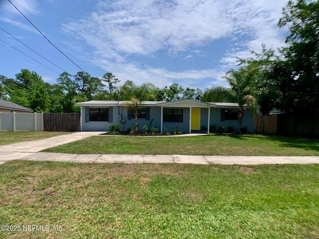 Photo - 435 Sigsbee Rd