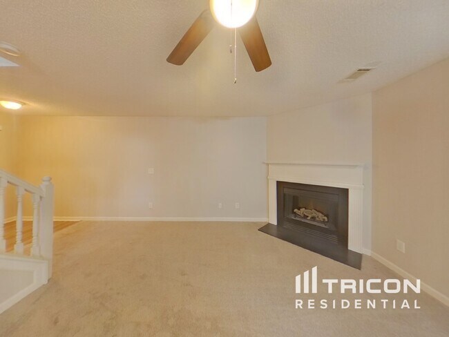 Photo - 7913 Four Oaks Ct