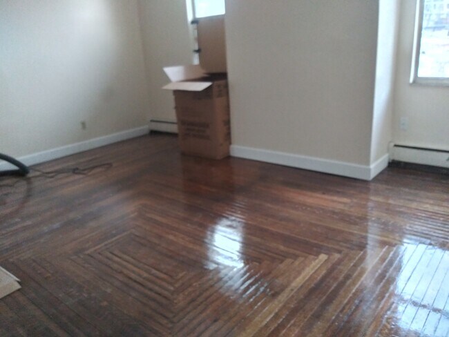 Photo - 325 McGregor Ave Unit #2