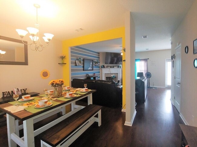 Photo - FOR RENT