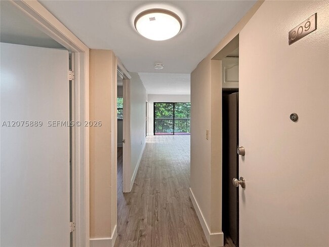 995 SW 84th Ave Unit 309