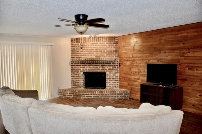 Photo - 4501 Elm Branch Dr