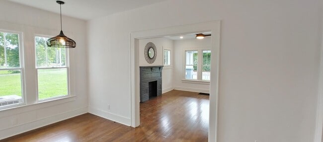 Photo - Adorable Red Bank Home!