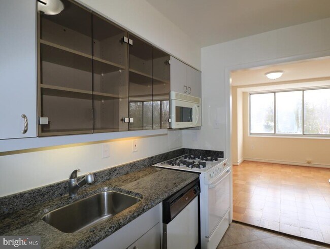 Photo - 10500 Rockville Pike Apartamento Unidad 406