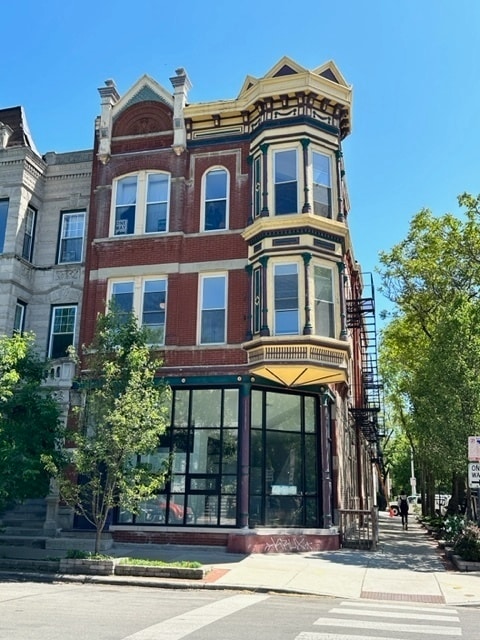 Building Photo - 1659 W Huron St Unit 1 Rental