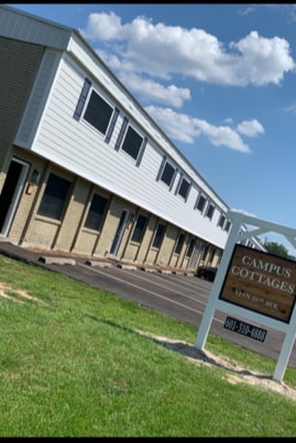 Building Photo - Campus Cottages Unit K