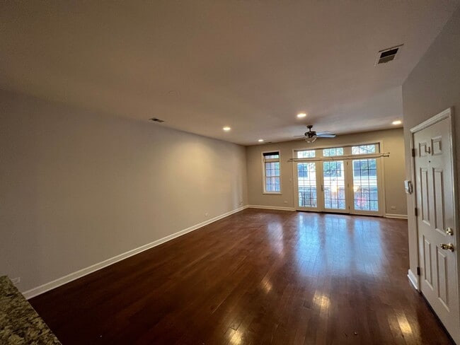 Photo - 1537 N Milwaukee Ave Unit 2