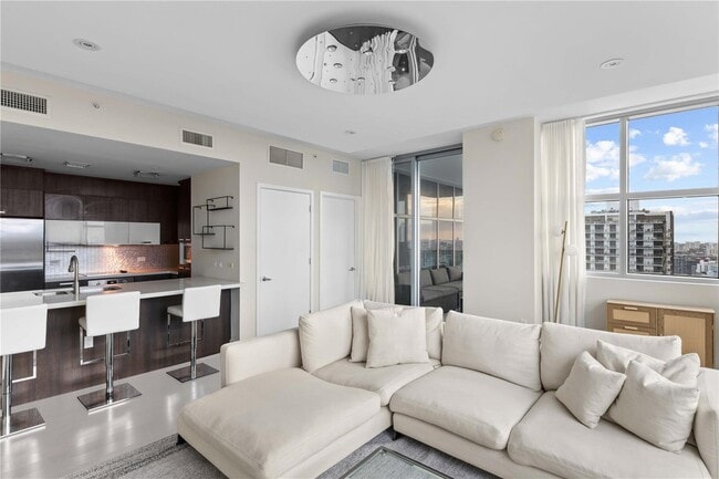 Building Photo - 3301 NE 1st Ave Unit H2901