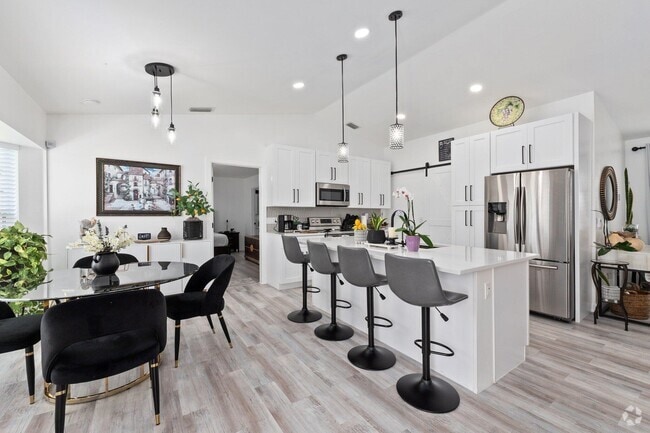 Building Photo - 5789 NW Belwood Cir Rental