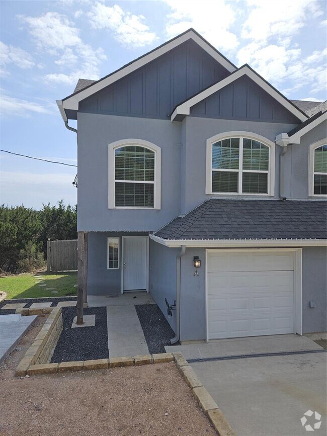 Building Photo - 5911 Lago Vista Way Rental