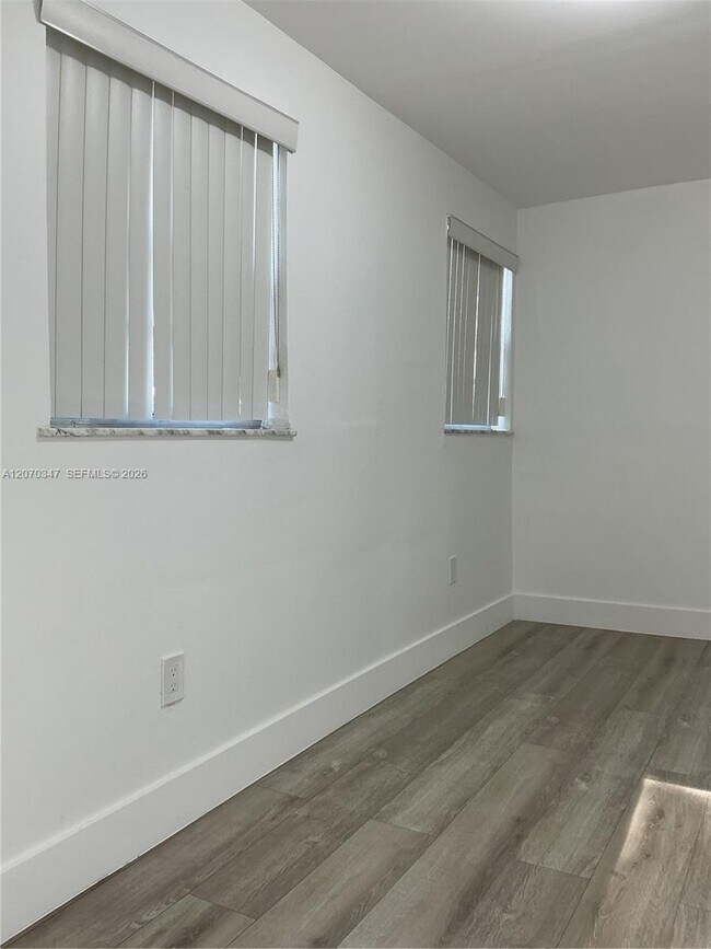 Photo - 2605 Ave F