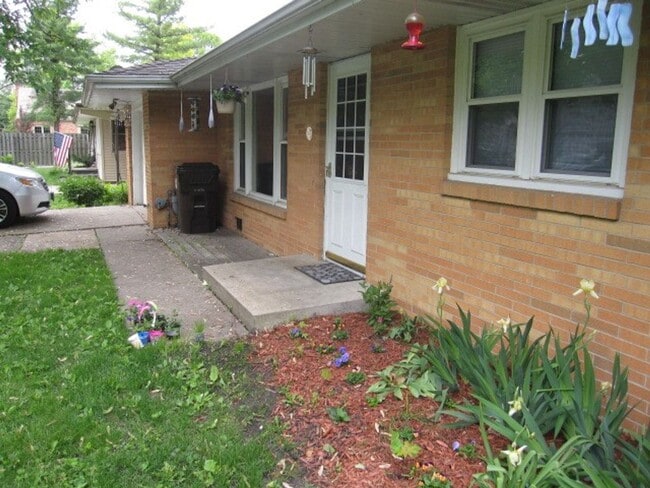 Photo - Great Home Near Schools And Shopping