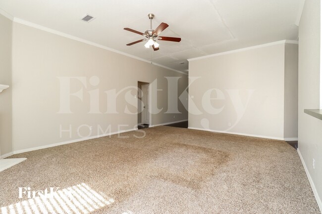 Photo - 614 Jamie Ln