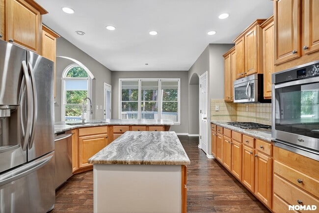 Photo - 838 Valley Dr