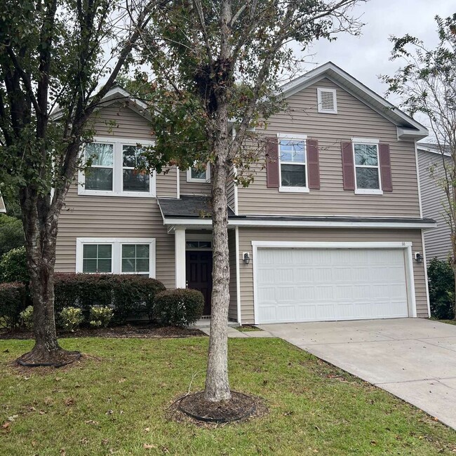 Building Photo - This beautiful 4 bedroom, 2.5 bath home in...