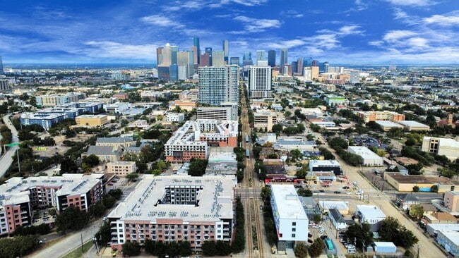 Photo - 3800 Main St