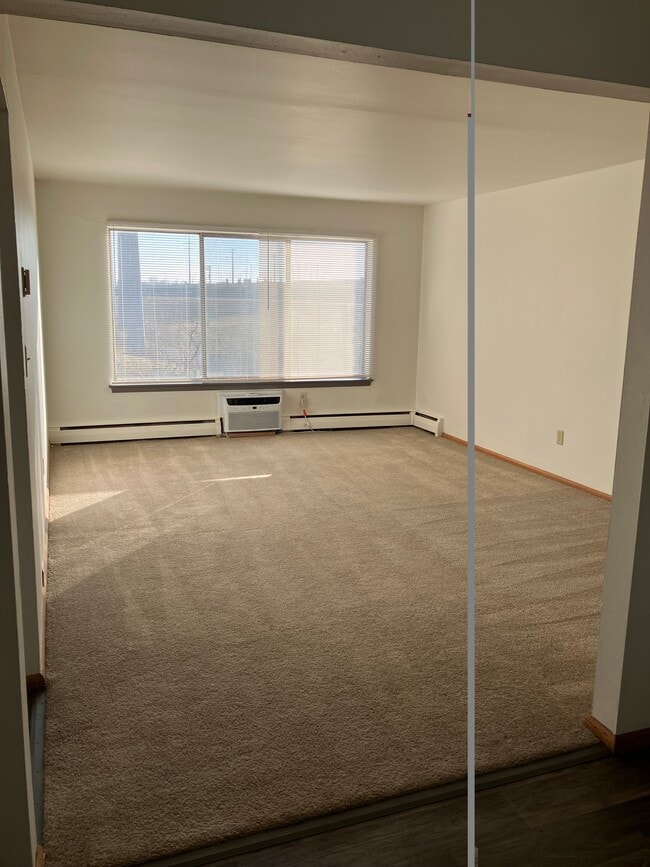 Parkside Pool Apartments