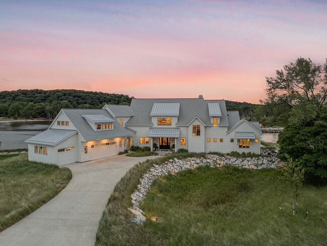 Photo - 6736 Saugatuck Bch Rd